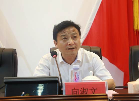 说明: E:\办公资料\照片与视频\菠菜资源平台大全工作图片\2020年\9月\10日——庆祝第36教师节\精选图片\AB3A0078.JPG
