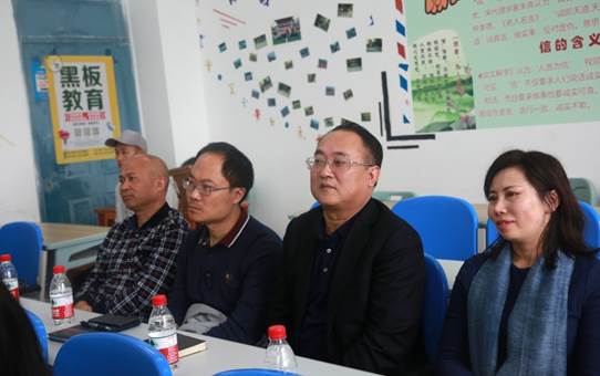 说明: E:\办公资料\照片与视频\菠菜资源平台大全工作图片\2020年\10月\15日——赵福菓副书记参加马院学生党支部党日活动\精选图片\AB3A0113.JPG